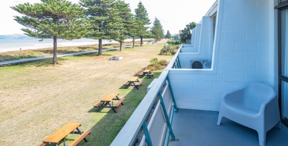 Upstairs 2 Bed Seaview Apartment balcony